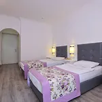 Halici Μαρμαρίς
